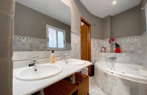 El Mercat Apartment | Valencia Centro. Wifi/AACC Jacuzzi