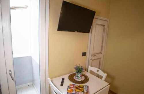 Oltrarno Apartment | Valia Florence Pitti 3