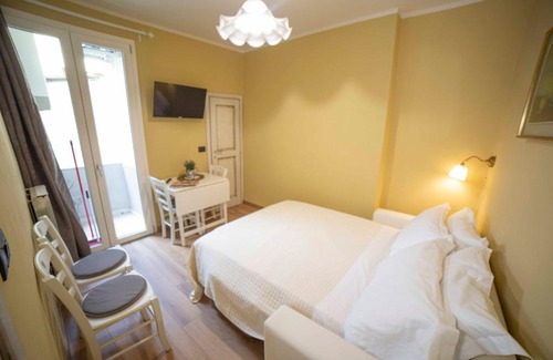 Oltrarno Apartment | Valia Florence Pitti 3