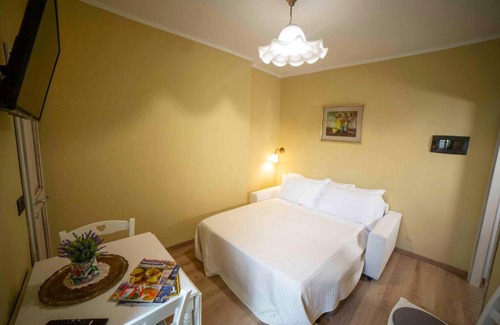 Oltrarno Apartment | Valia Florence Pitti 3