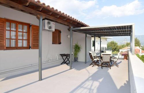 Valira Apartment | Valira Garden Retreat Near Ancient Messene