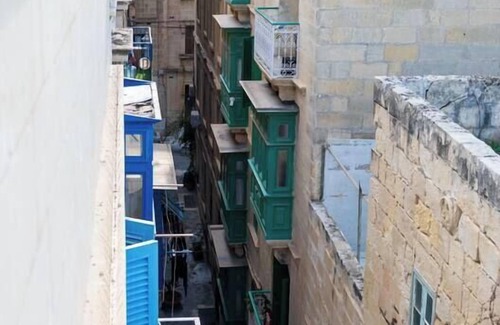 Madliena Apartment | Valletta City Suites (Grand Harbour Suite)