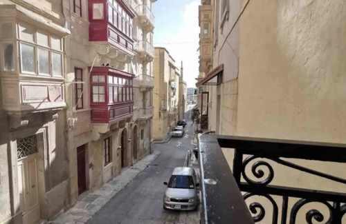 Valletta Apartment | Valletta Studio-Hosted by Sweetstay