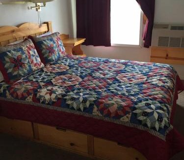 Palmer Hotel | Valley Hotel & 24/7 Open Cafe