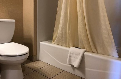 Watsonville Hotel | Valley Inn Watsonville