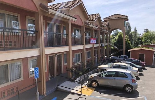 Watsonville Hotel | Valley Inn Watsonville