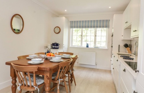 Salcombe Cottage | VALLEY VIEW, 9 ST ELMO COURT, family friendly, with pool in Salcombe
