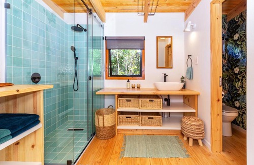 Paradise Apartment | Valley View Studio - Maison Mahogany - design meets tranquillity