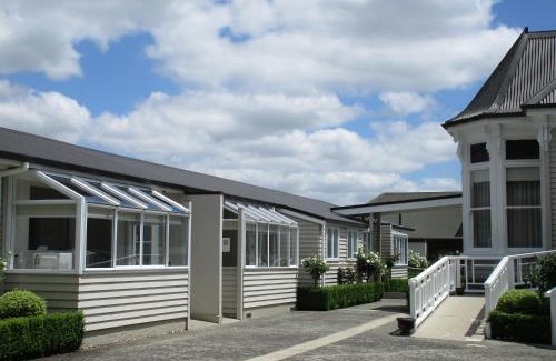 Cambridge Hotel | Valmai House & Motel Cambridge