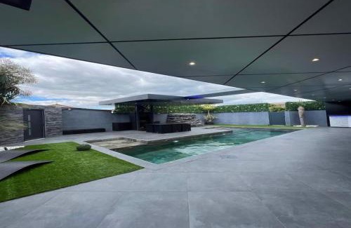 Lignan-sur-Orb Villa | Valras'Loc - Villa Monkey