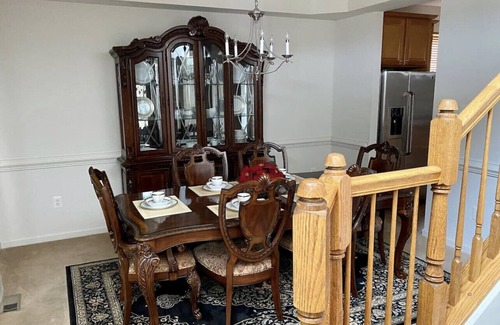 Rossville House | Van Gogh 2-Cozy private room in a single family home