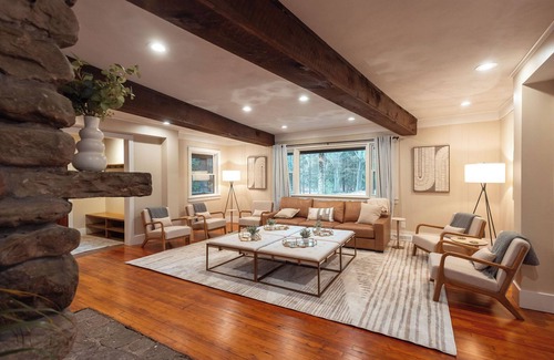 Cleveland Villa | Vanderkamp NY – Grace Manor Luxe 9 Bedroom Lakeview Retreat Lodge on 850 Acres