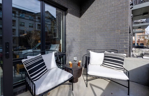 West End Cottage | Vandy Vinyl - Odyssey -pool & Gym-mins to Broadway