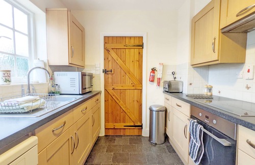 Offham Cottage | Vane Cottage - Lewes - a country house that sleeps 4 guests in 2 bedrooms