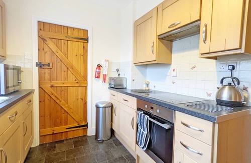 Offham Cottage | Vane Cottage - Lewes - a country house that sleeps 4 guests in 2 bedrooms