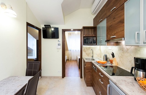 Wesoła Zachod Apartment | Vanilla 3, 4bdr 2bth apartment 5min to Krakow's Main Square