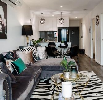 Southbank House | VAQUAY Luxor In Southbank