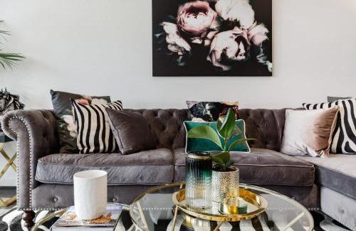 Southbank House | VAQUAY Luxor In Southbank