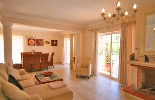 Vale do Garrao Villa | Varandas do Lago villa with fenced pool S153 - Varandas do Lago, Almancil, Algarve