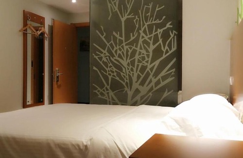 Jiading Hotel | Vatica Shanghai JiaDing District AnTing Metro Station MoYu Road Hotel