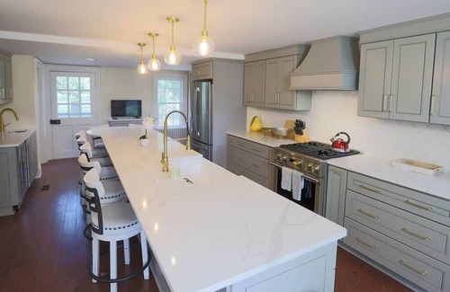 Locustville House | Vaux Hall Manor - 5BR Historic Farmhouse on Bay