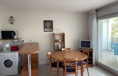 Vaux-sur-Mer Apartment | Vaux-sur-Mer: 2* Apartment with Pool and Balcony