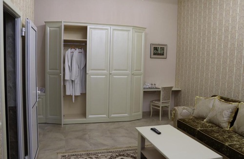 Chelyabinsk Hotel | Vector V