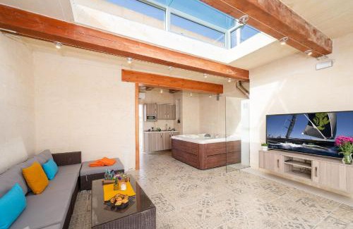 Qala House | Veduta Holiday Home