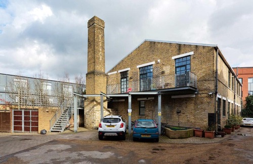 Clissold Apartment | Veeve - Warehouse Retreat