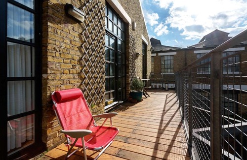 Clissold Apartment | Veeve - Warehouse Retreat