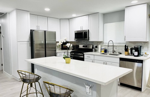 Whitney House | Vegas Oasis with Private Hot Tub and Pool - Near the Strip