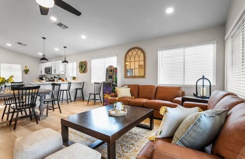 North Las Vegas House | Vegas Relaxing 4 BR Outdoor Games Galore