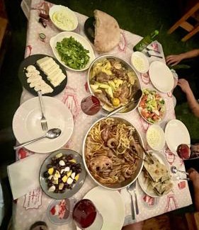 Mbrostar-Urë House | Velaj Guest House