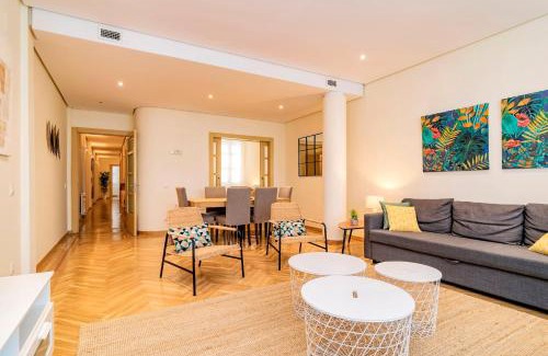 Castellana Apartment | Velazquez Suites