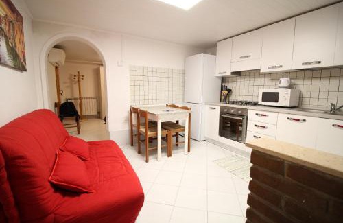 Castello Apartment | Veneziacentopercento Picenin Apartment