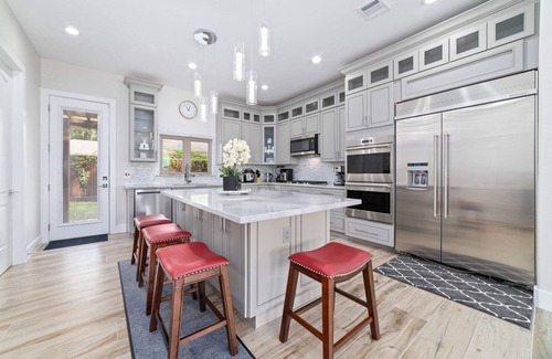 Lawndale/ Wayside House | VENIZ by Hobby Airport minimum 31 days stay