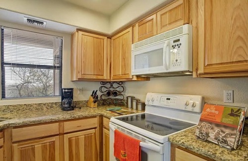 Tucson Condo | Ventana Canyon Luxury Condo - Panoramic Mtn Views, 2000 per month June - Aug