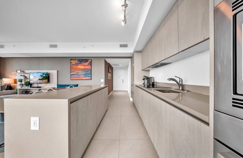 Hollywood South Central Beach Apartment | Ventur Luxe Condo, Oceanview, Gym, Beach Access