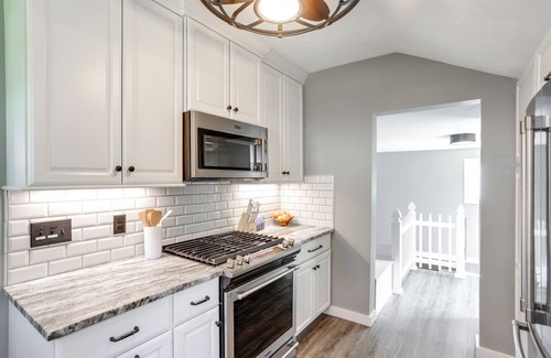 Vermilion House | Vermilion Home - Walk to Main Street Beach!