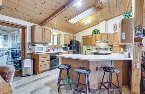 Friendship House | Versatile Castle Rock Lake Home with Fire Pit!