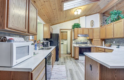 Friendship House | Versatile Castle Rock Lake Home with Fire Pit!