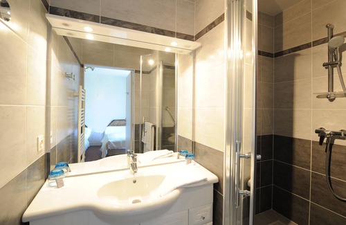 Saumur House | VERY BEAUTIFUL ROOM IN A SERVICED RESIDENCE