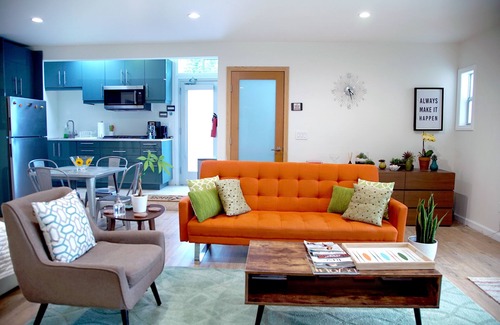 Melrose House | Very Clean Guest House near Melrose Ave and The Grove