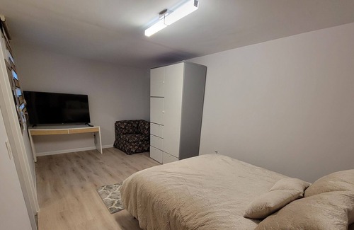 Melville House | Very cozy, Newly updated house