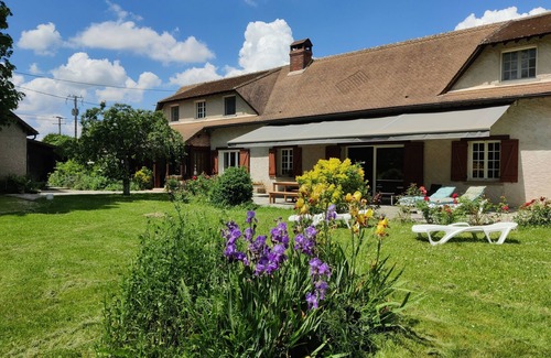 Boeurs-en-Othe House | Very large Cottage in the Forest - Pays d'Othe - Ideal for Families