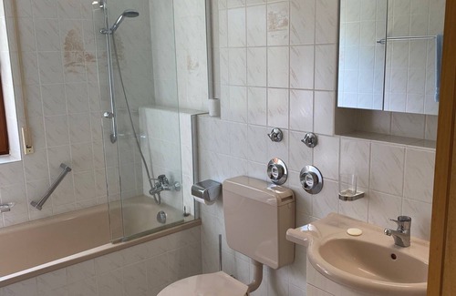 Immenstaad am Bodensee Condo | Very nice, comfortable, quiet apartment on Lake Constance 2-4 persons incl. WLAN + parking