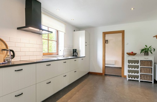 Koulen House | Very nice farmhouse with a large terrace