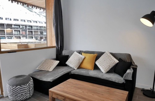 Les Deux Alpes Apartment | Very nice modern apartment, center, ski departure 150m, 10 pers.