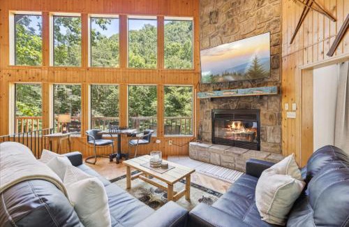 Sevierville House | Very Secluded Breathtaking Riverfront, Game Room