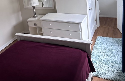 Lake Geneva House | Very short walk to beach, restaurants and nightlife. 5 BR 3.5 BA sleeps 12.